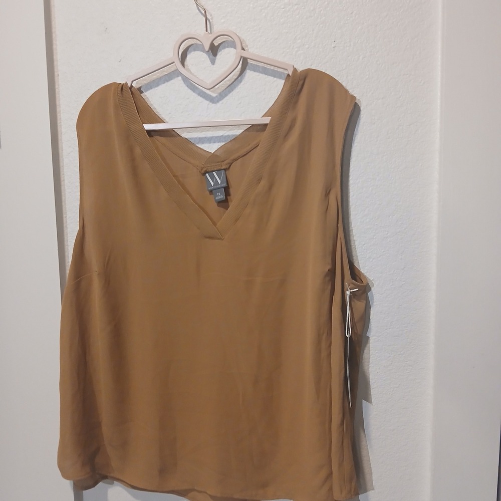 Worthington Womens 1X Sleeveless V-Neck Blouse Camel Tan Ribbed Trim Top NWT